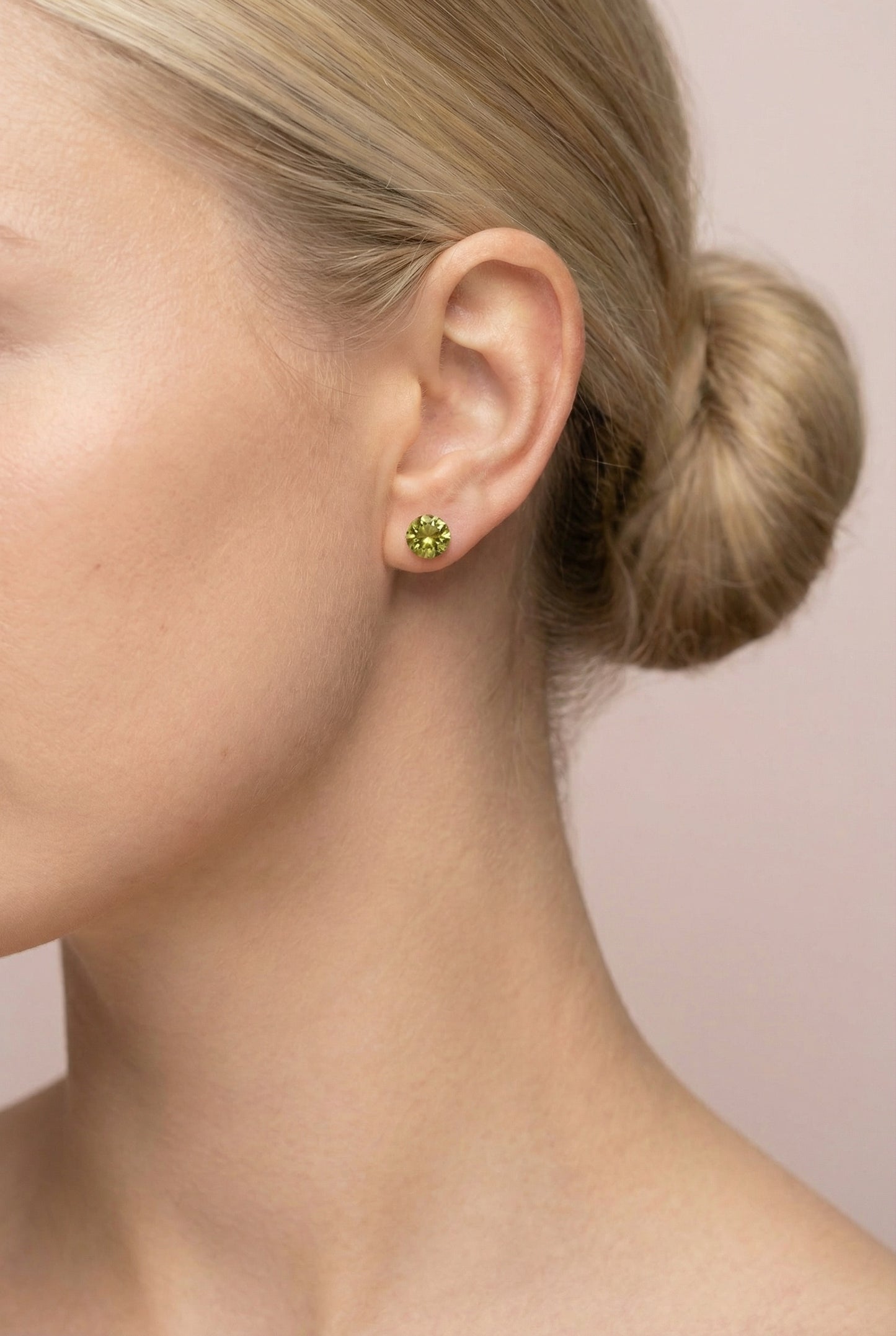 AÏNE Veil Beryl Studs in Yellow Gold